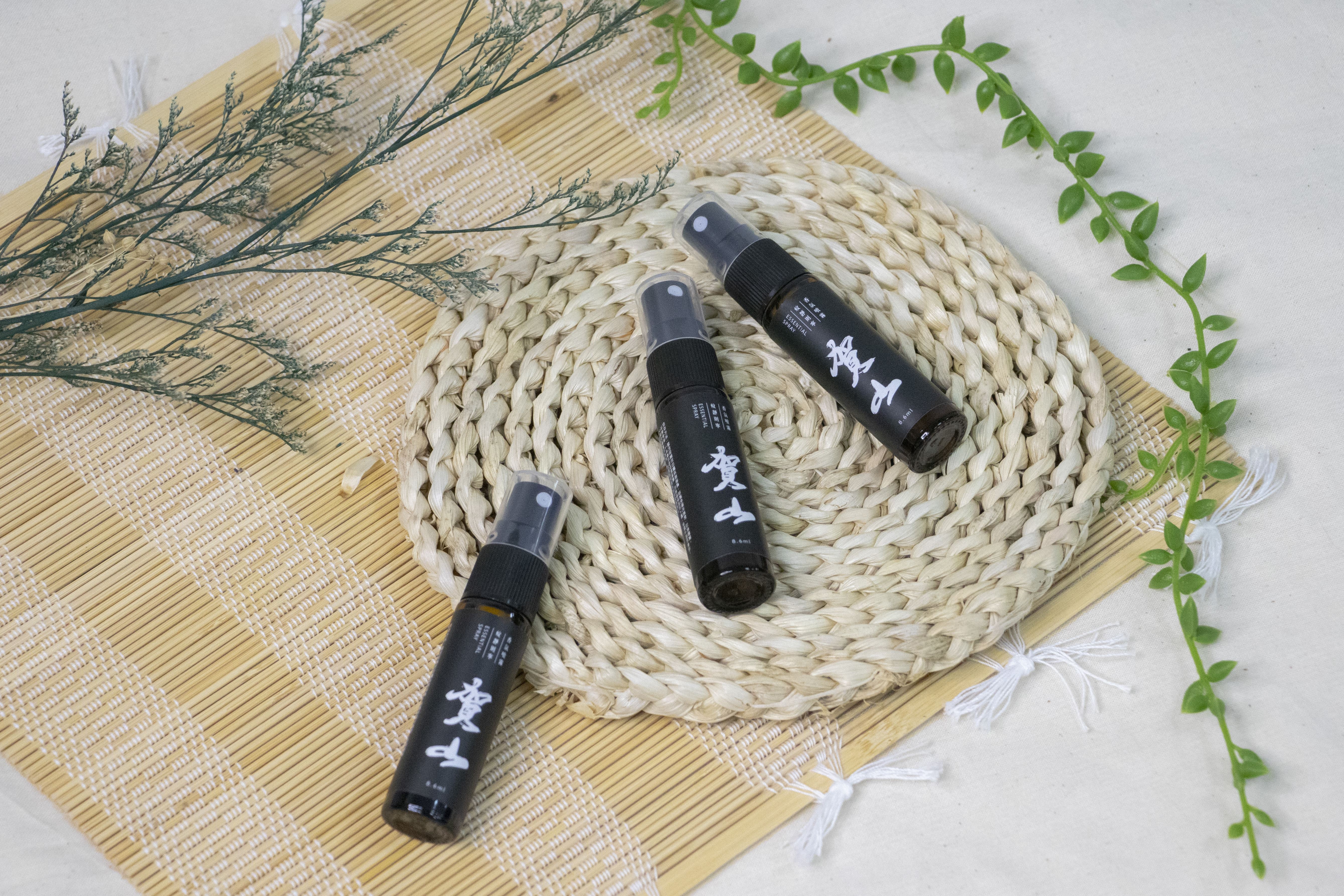 賀山抗菌精油噴霧不僅可以用來除臭,還可以作為天然的芳香劑)